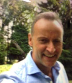 比利时婚恋网男士图片